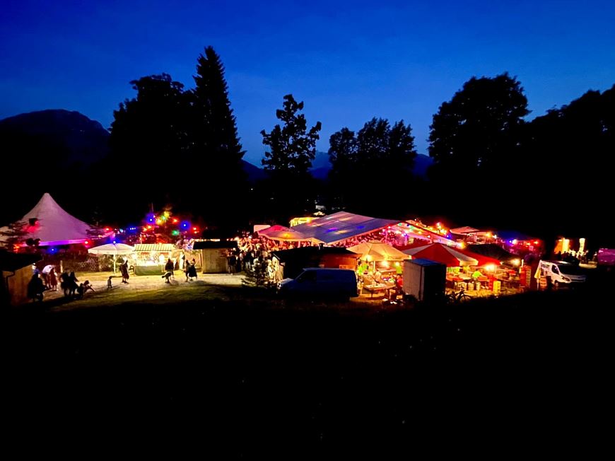 Traditionelles Waldfest vom Trachtenverein Kössen Landsturm 1809