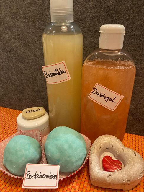 Kreative Sommerwerkstätte - Den Duft des Sommers mit Naturkosmetik erleben